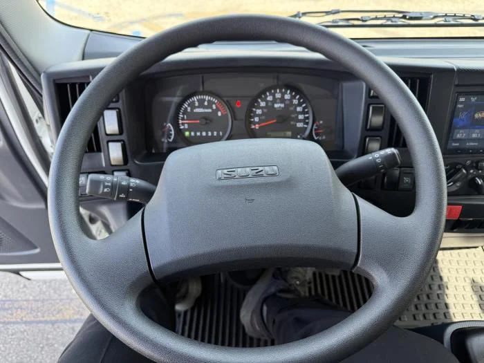 2025 Isuzu NRR in Whittier, CA — photo 22