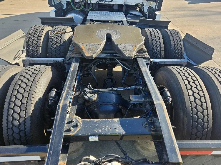 2020 Freightliner Cascadia - image 6