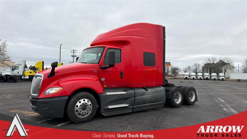 2020 International LT in Bolingbrook, IL