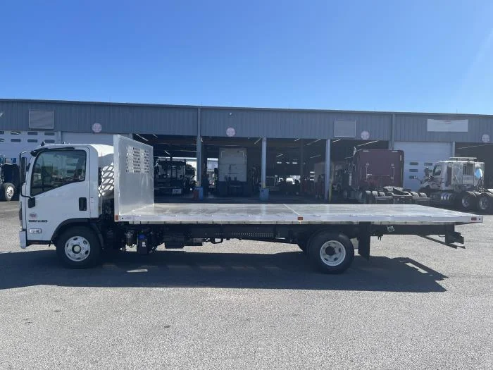 2025 Isuzu NPR - image 5