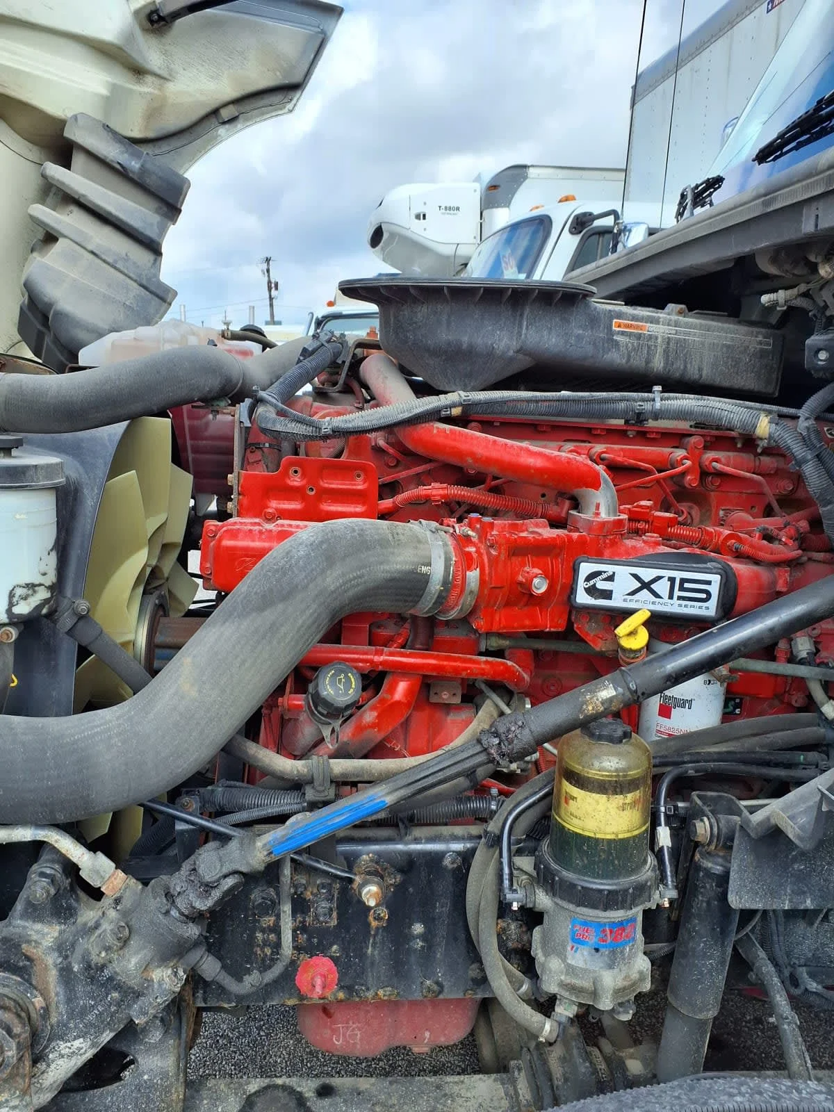 2019 International LT - image 9