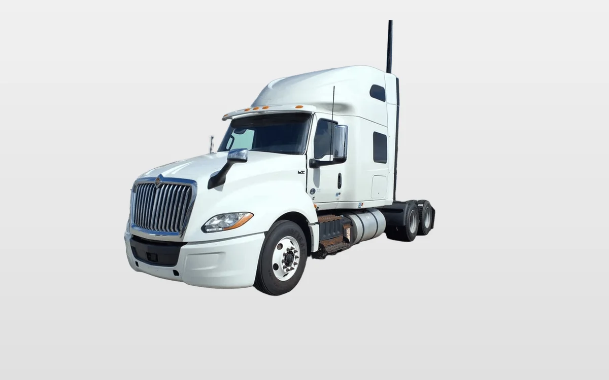 2019 International LT - image 1