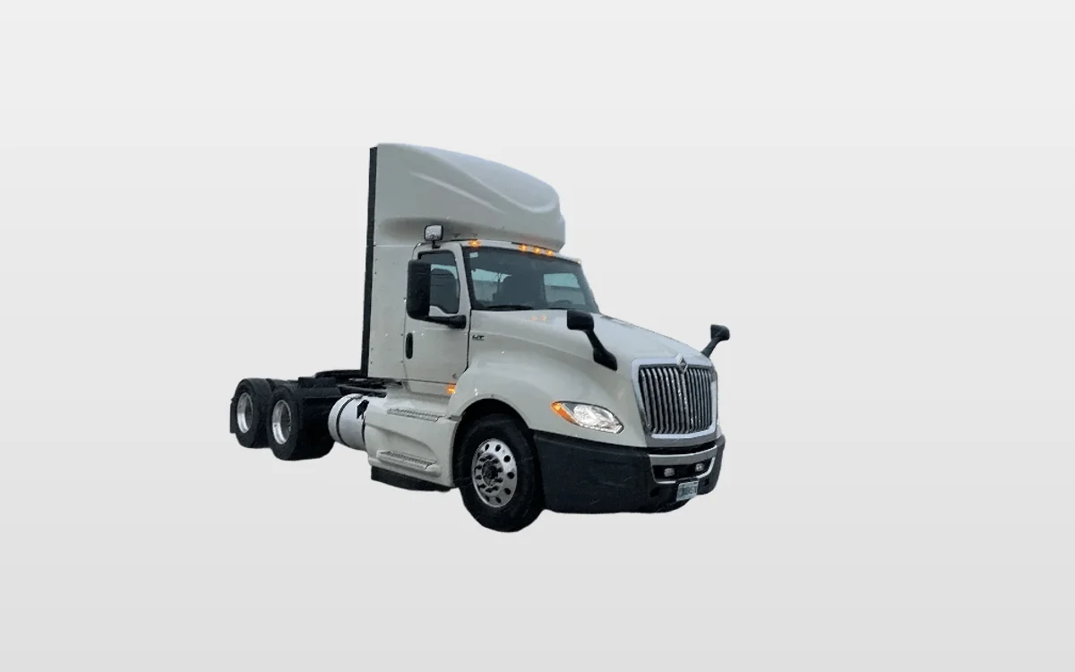 2023 International LT - image 1