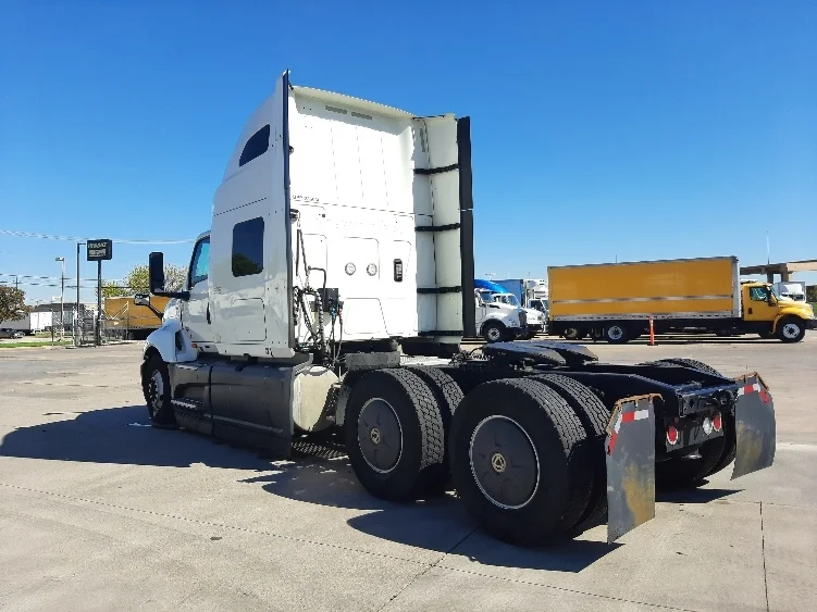 2023 International LT - image 5