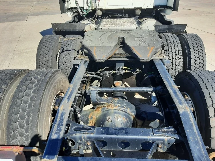 2023 International LT - image 6