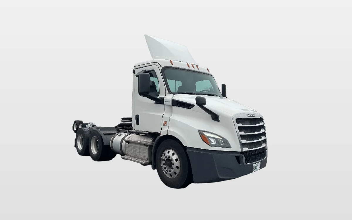 2019 Freightliner Cascadia - image 1