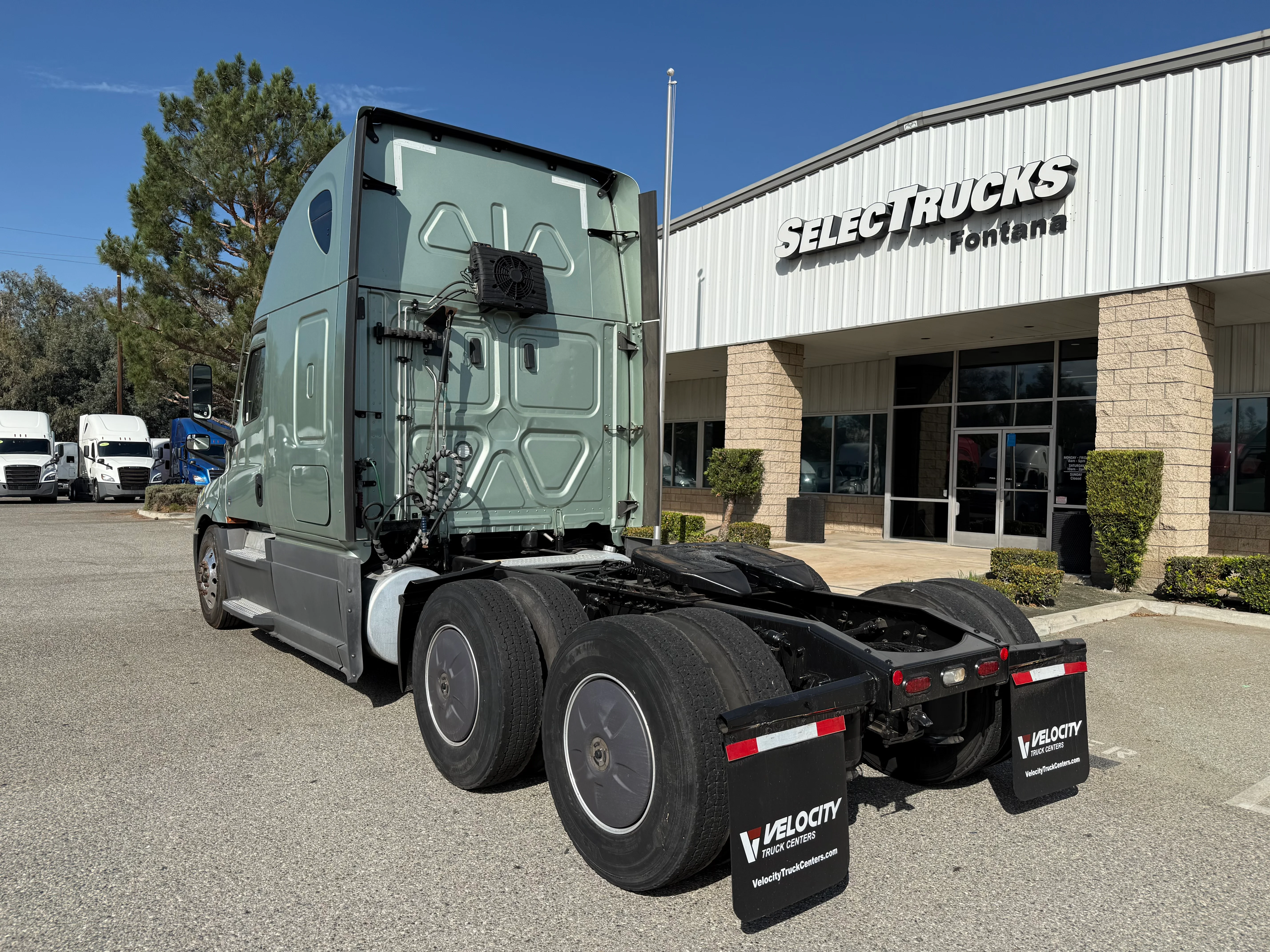 2022 Freightliner Cascadia in Tolleson, AZ — photo 4