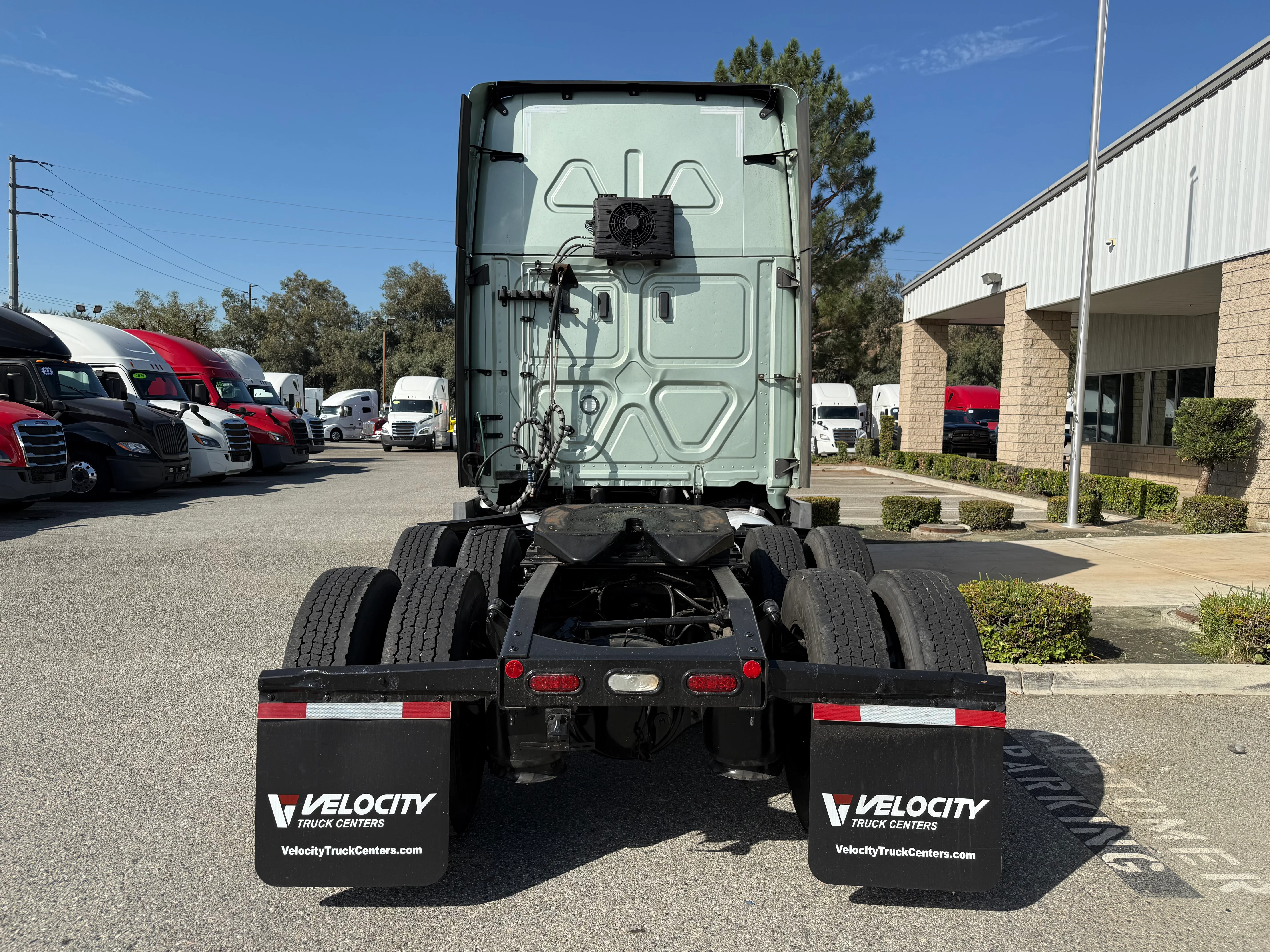 2022 Freightliner Cascadia in Tolleson, AZ — photo 5