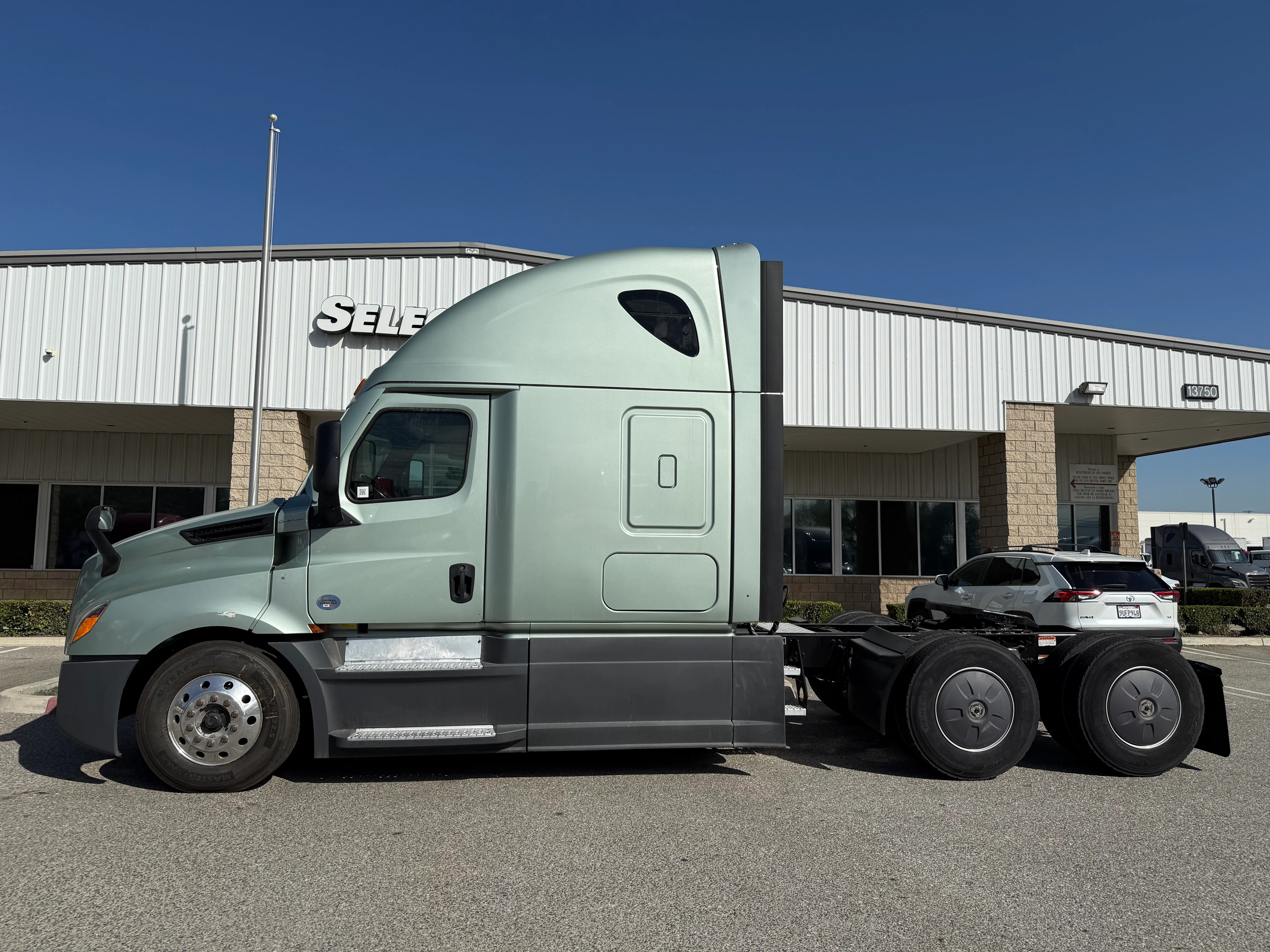 2022 Freightliner Cascadia in Tolleson, AZ — photo 3