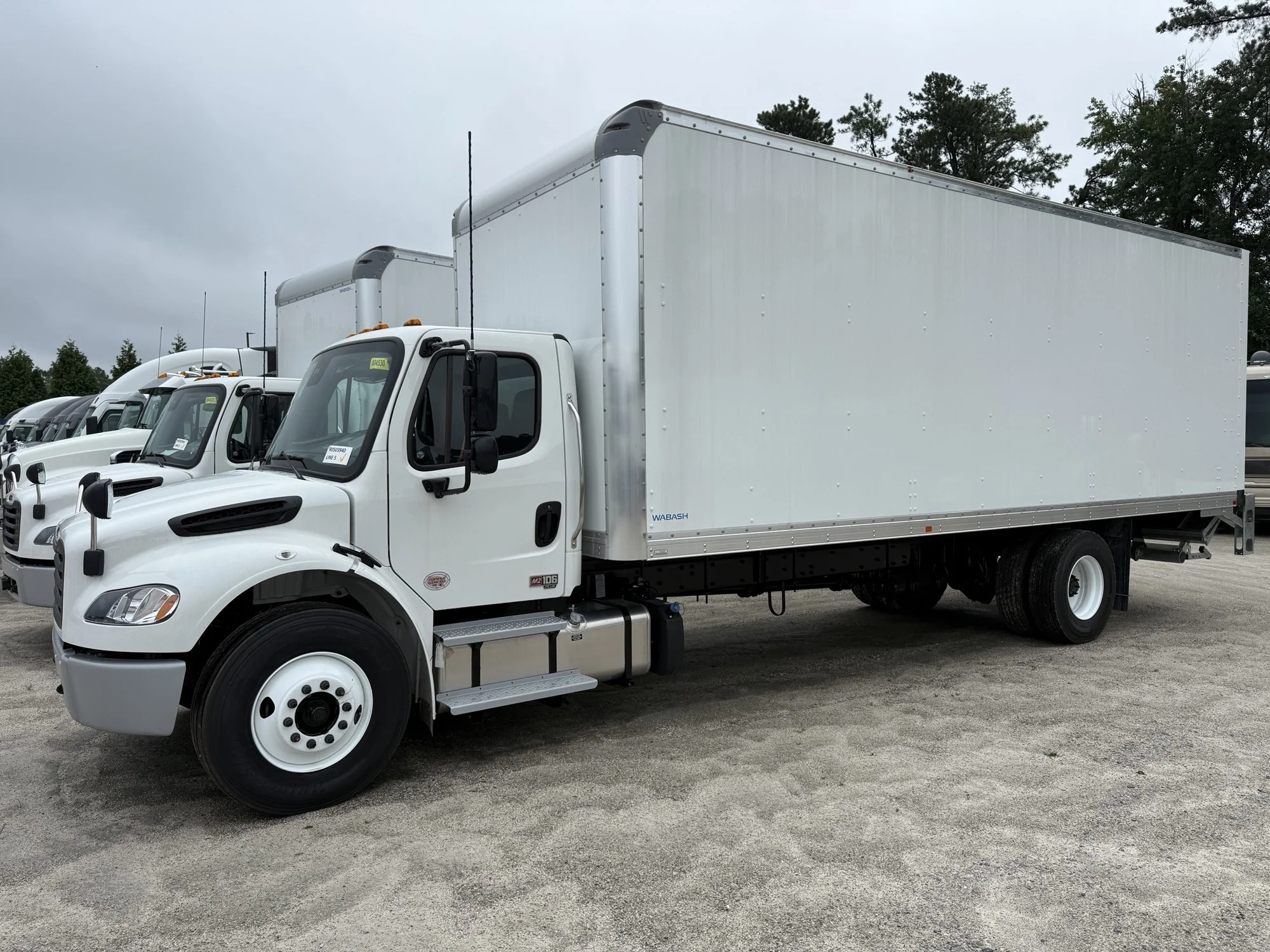 2026 Freightliner M2 106 - image 2