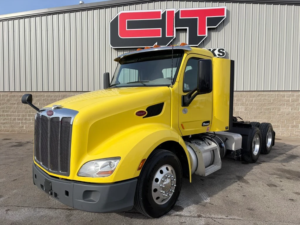 2021 Peterbilt 579 in Morton, IL