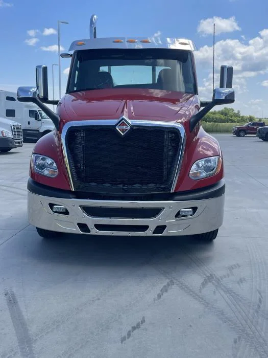 2027 International LT — photo 2