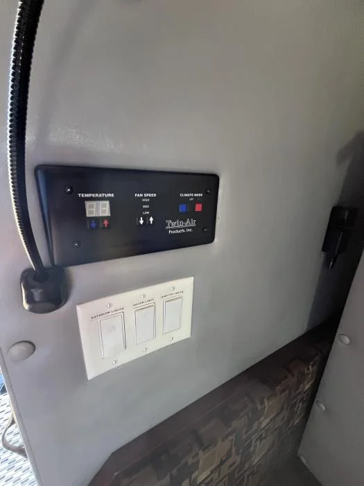 2015 Peterbilt 579 - image 24