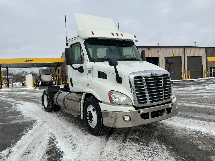 2020 Freightliner Cascadia in Elkhart, IN