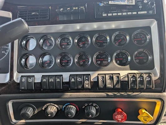 2027 Kenworth W900 in Salina, KS — photo 13