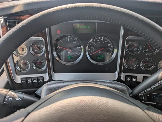 2027 Kenworth W900 in Salina, KS — photo 3