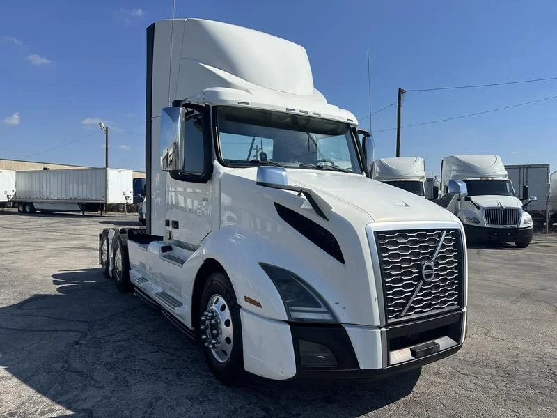 2020 Volvo VNL 300 in Dallas