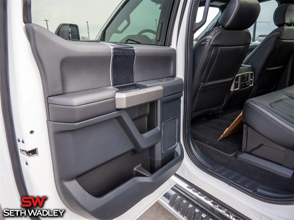 2022 Ford — photo 30