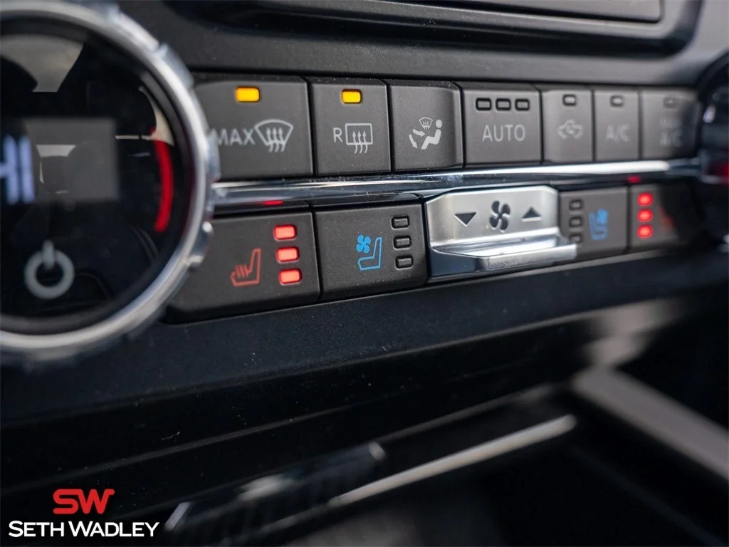 2022 Ford — photo 40