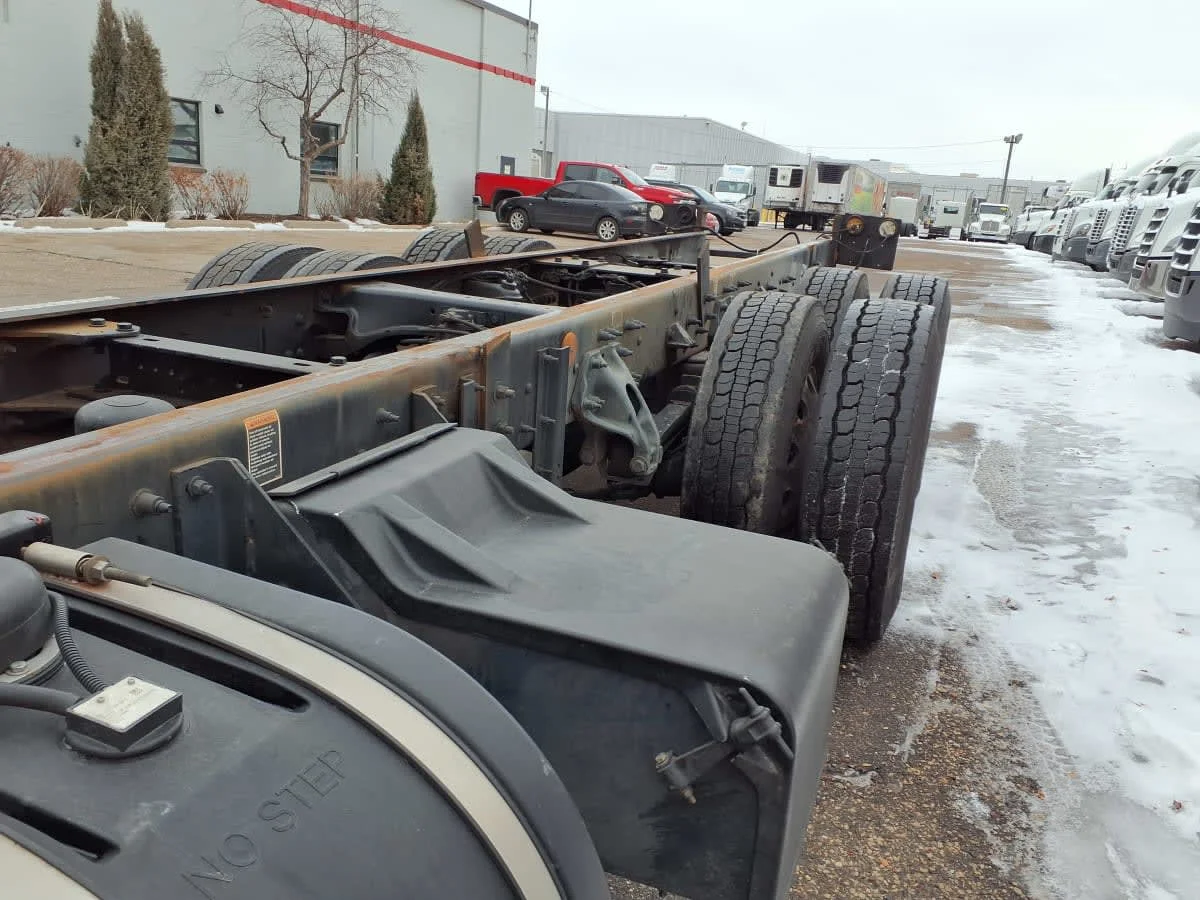 2021 Kenworth T370 - image 12