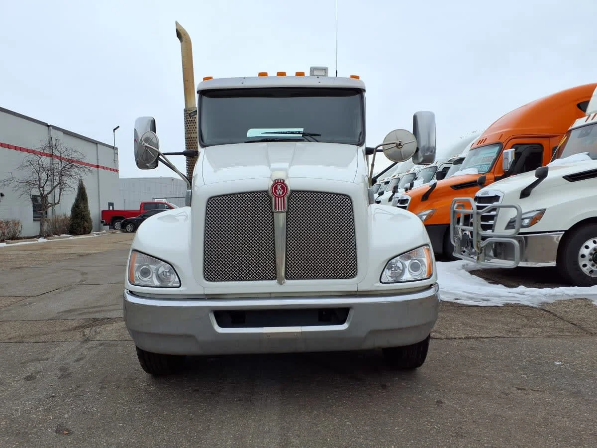 2021 Kenworth T370 - image 2