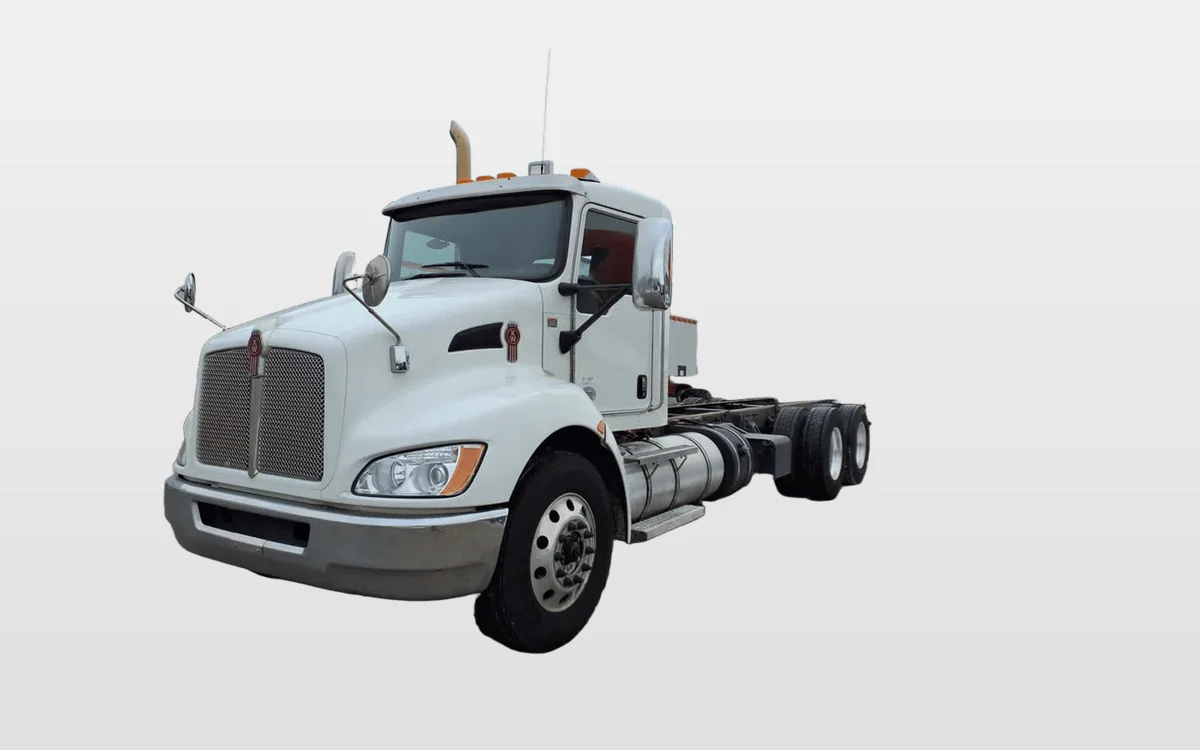 2021 Kenworth T370 - image 1