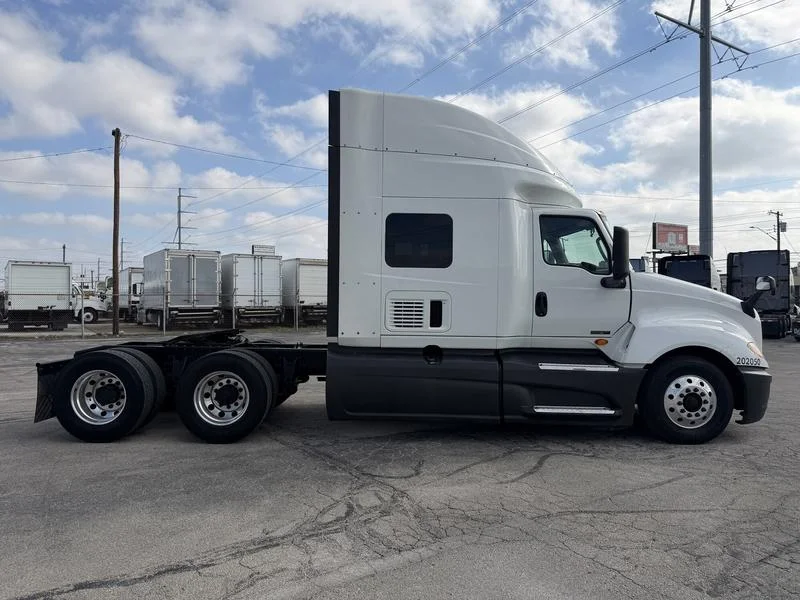 2020 International LT in Dallas — photo 2