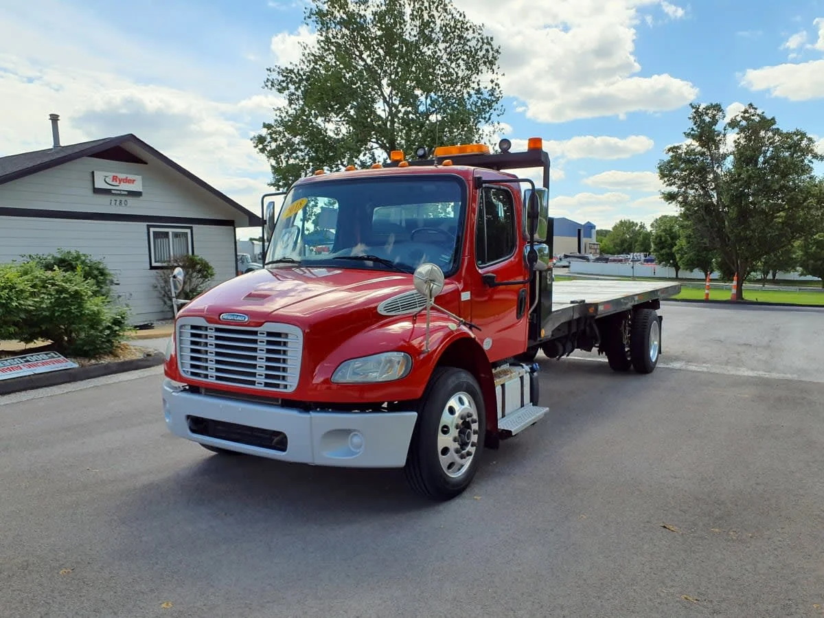 2018 Freightliner M2 106