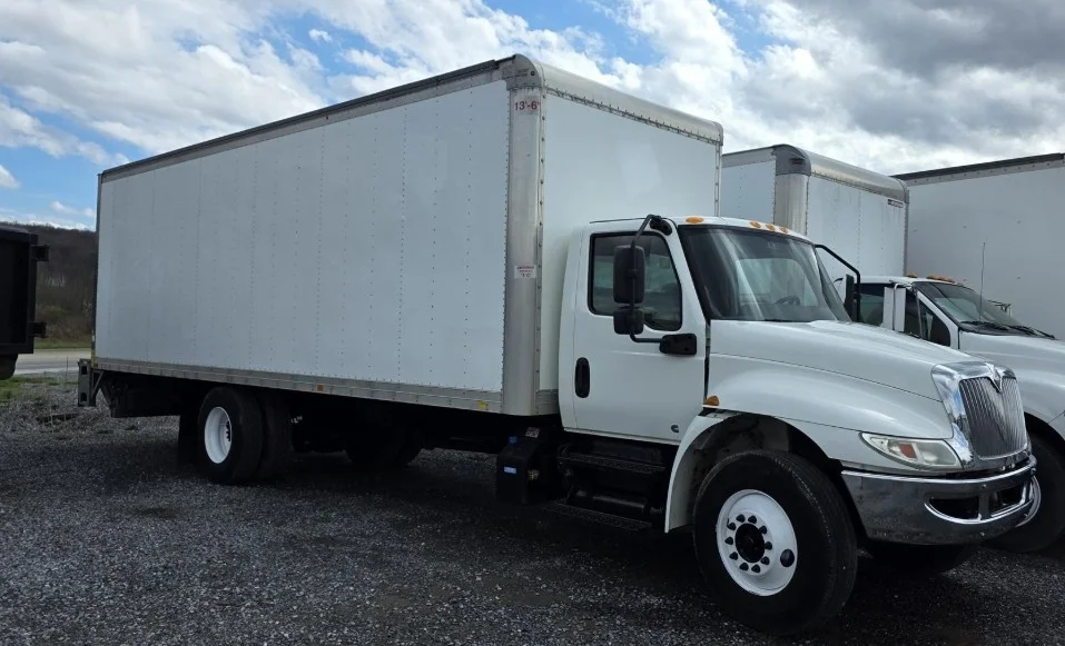 2021 International 4300 in Fremont, IN — photo 2