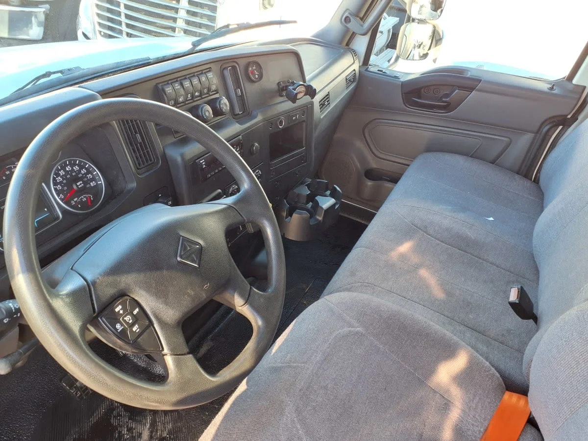 2019 International MV - image 7