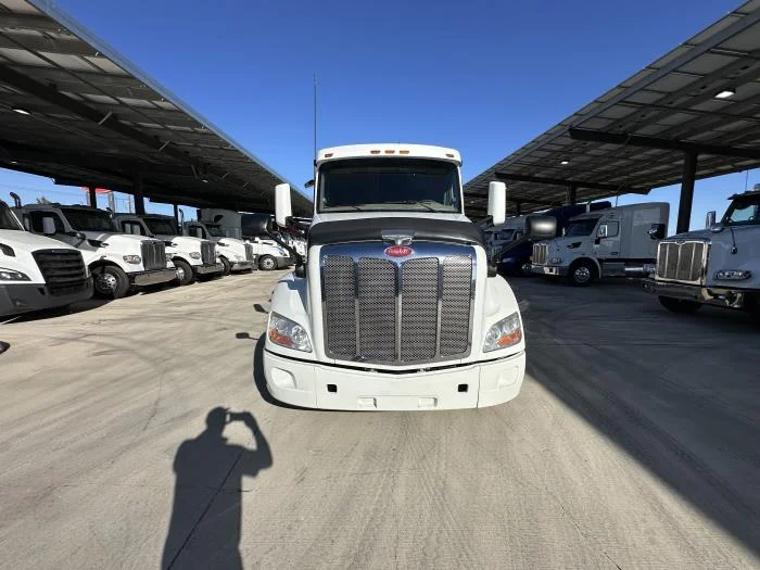 2022 Peterbilt 579 in San Antonio, TX — photo 4