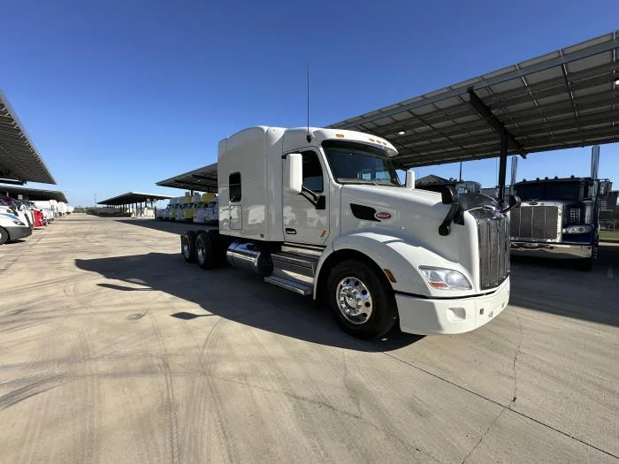 2022 Peterbilt 579 in San Antonio, TX — photo 3
