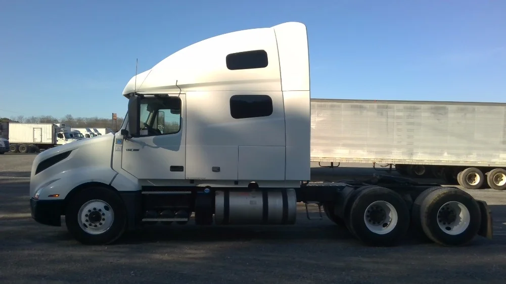 2019 Volvo VNL 760 - image 4