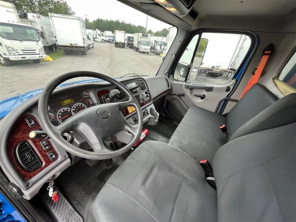 2018 Freightliner M2 106 in Beltsville, MD — photo 8