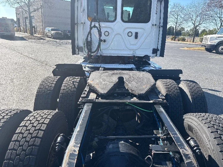 2021 Freightliner Cascadia in Concord, NC — photo 6