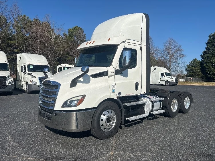 2021 Freightliner Cascadia in Concord, NC — photo 3