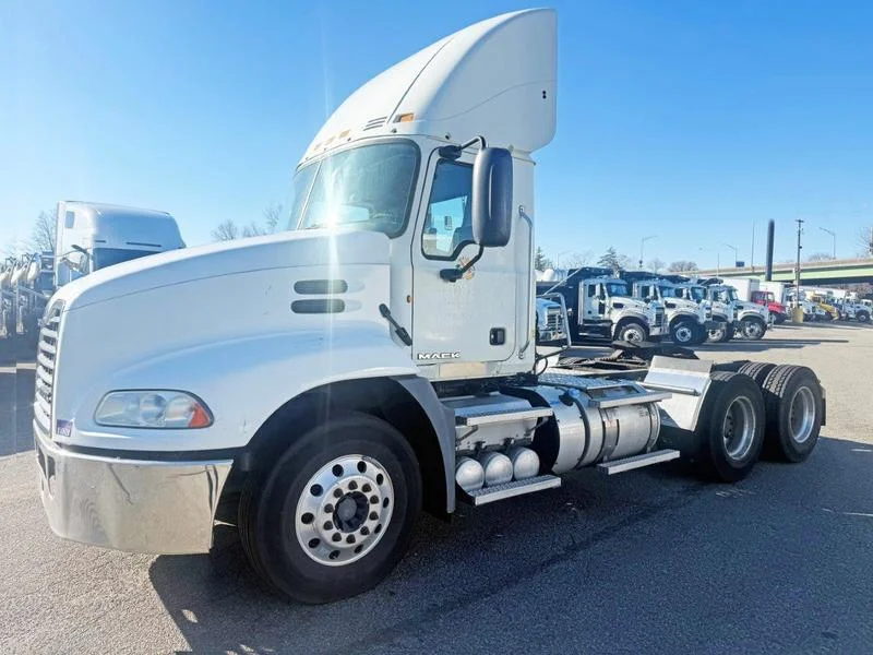 2014 Mack Pinnacle