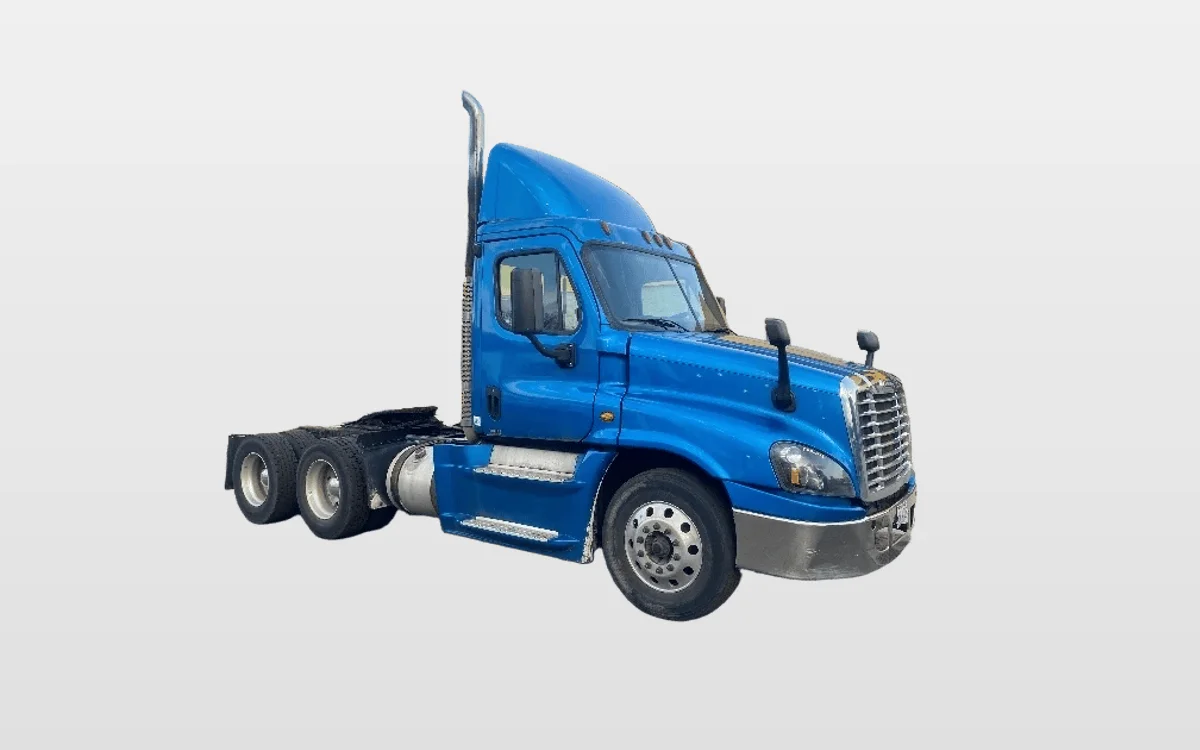 2017 Freightliner Cascadia - image 1