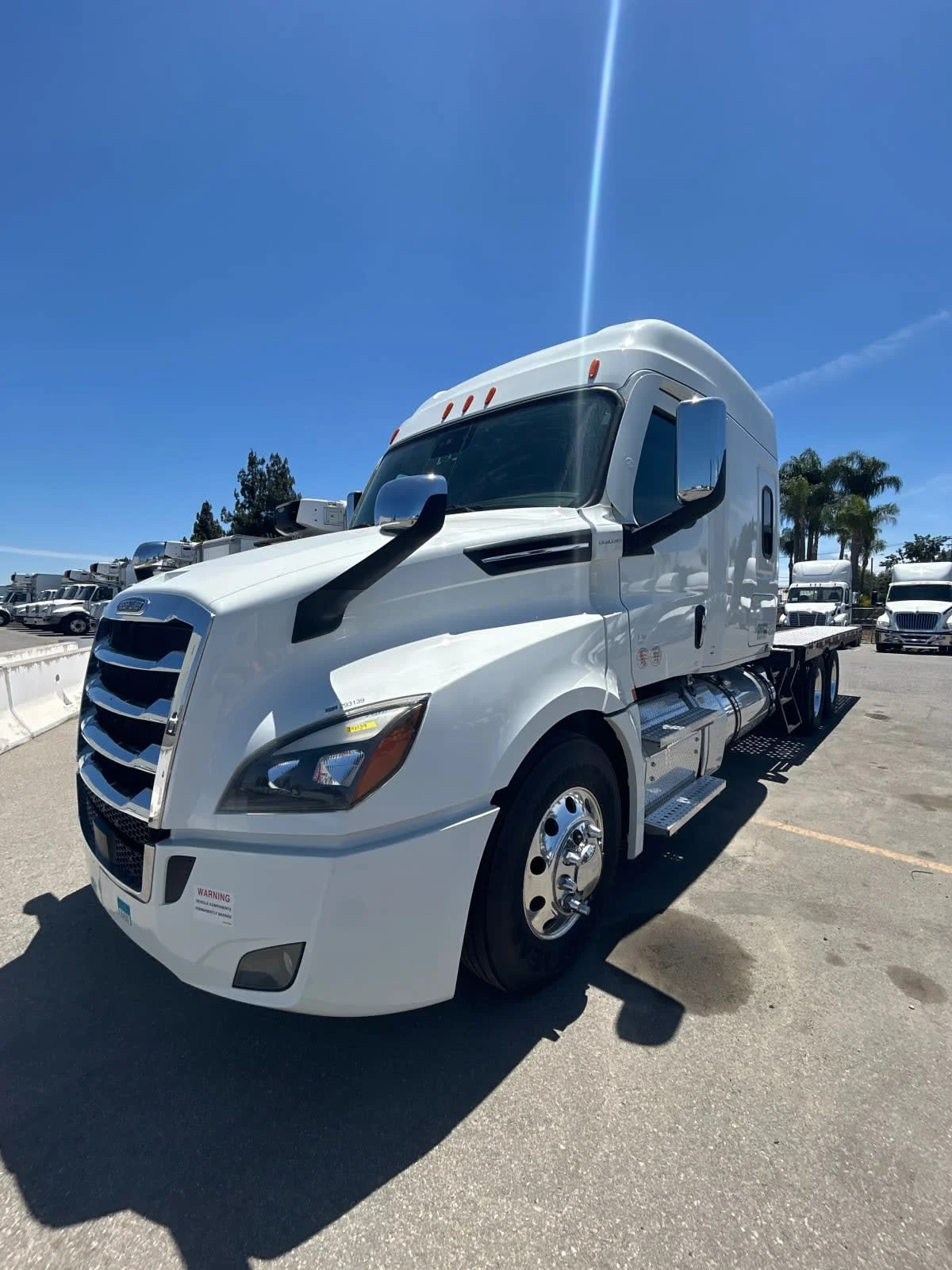 2020 Freightliner Cascadia in Fontana, CA — photo 3
