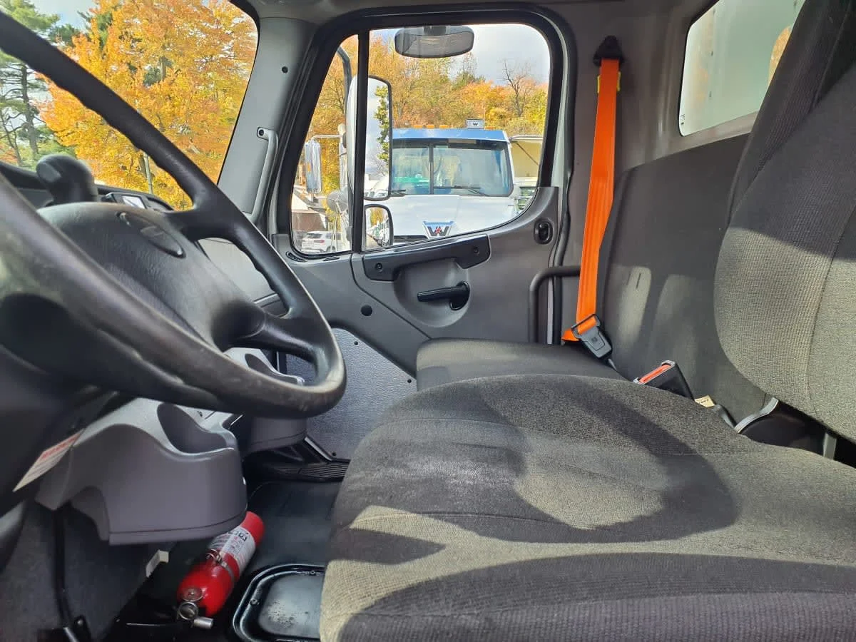 2020 Freightliner M2 106 - image 11