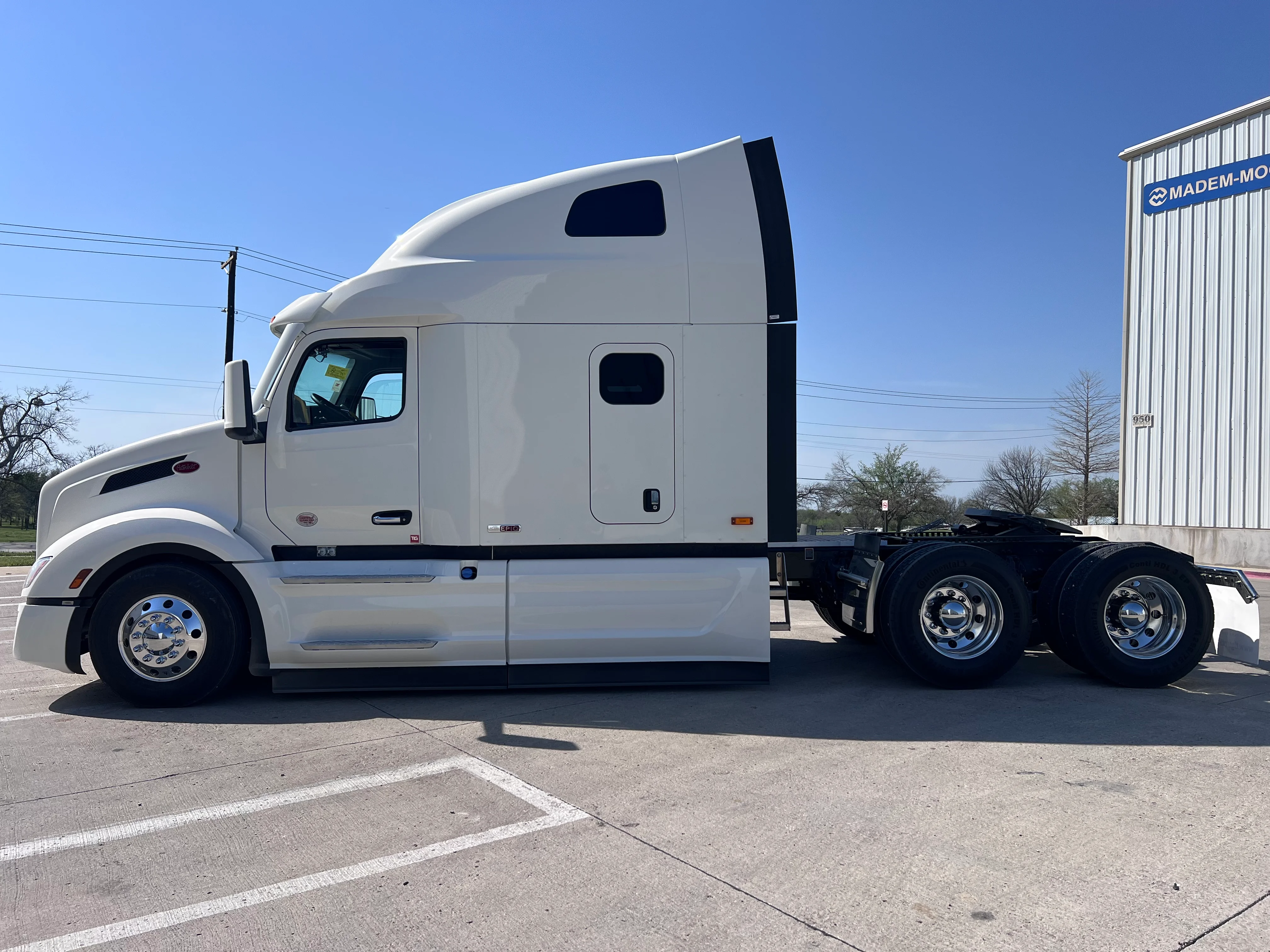 2027 Peterbilt 579 in Greensboro, NC — photo 2