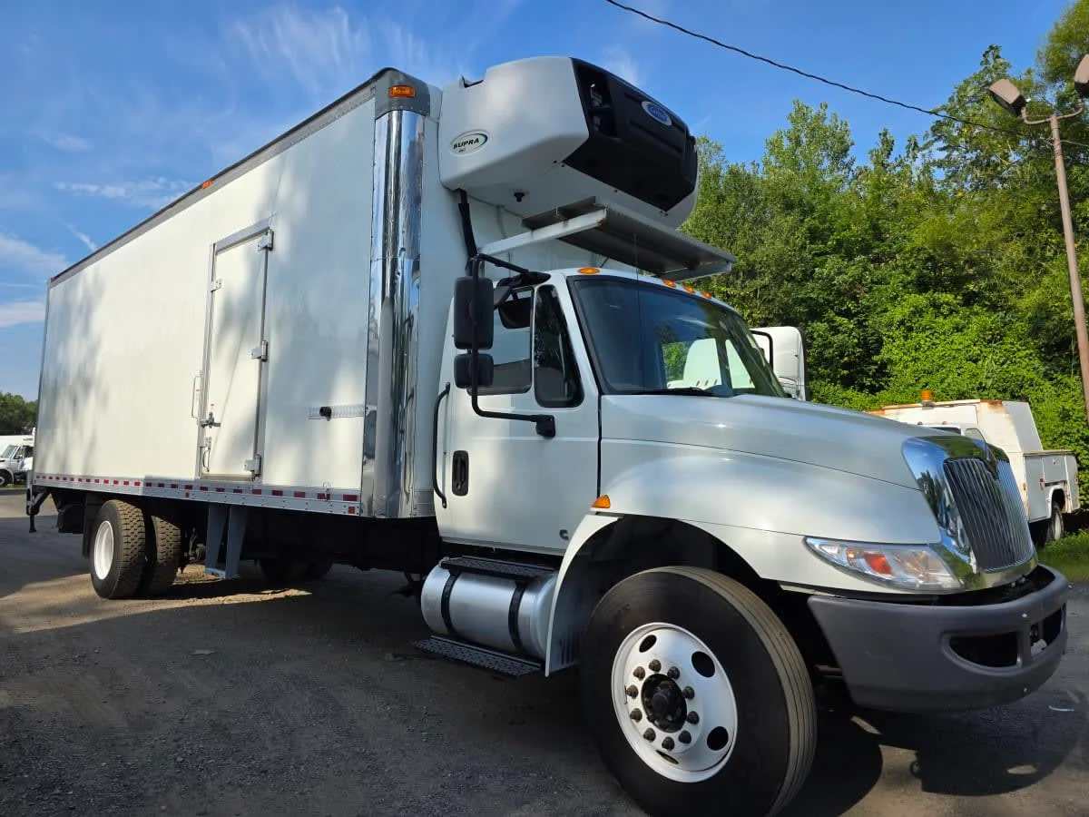 2019 International 4300 in Bensalem, PA — photo 3