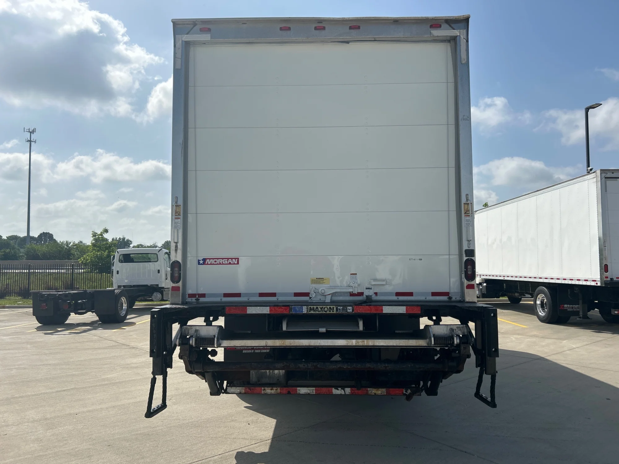 2017 Freightliner M2 106 in Indianapolis, IN — photo 4