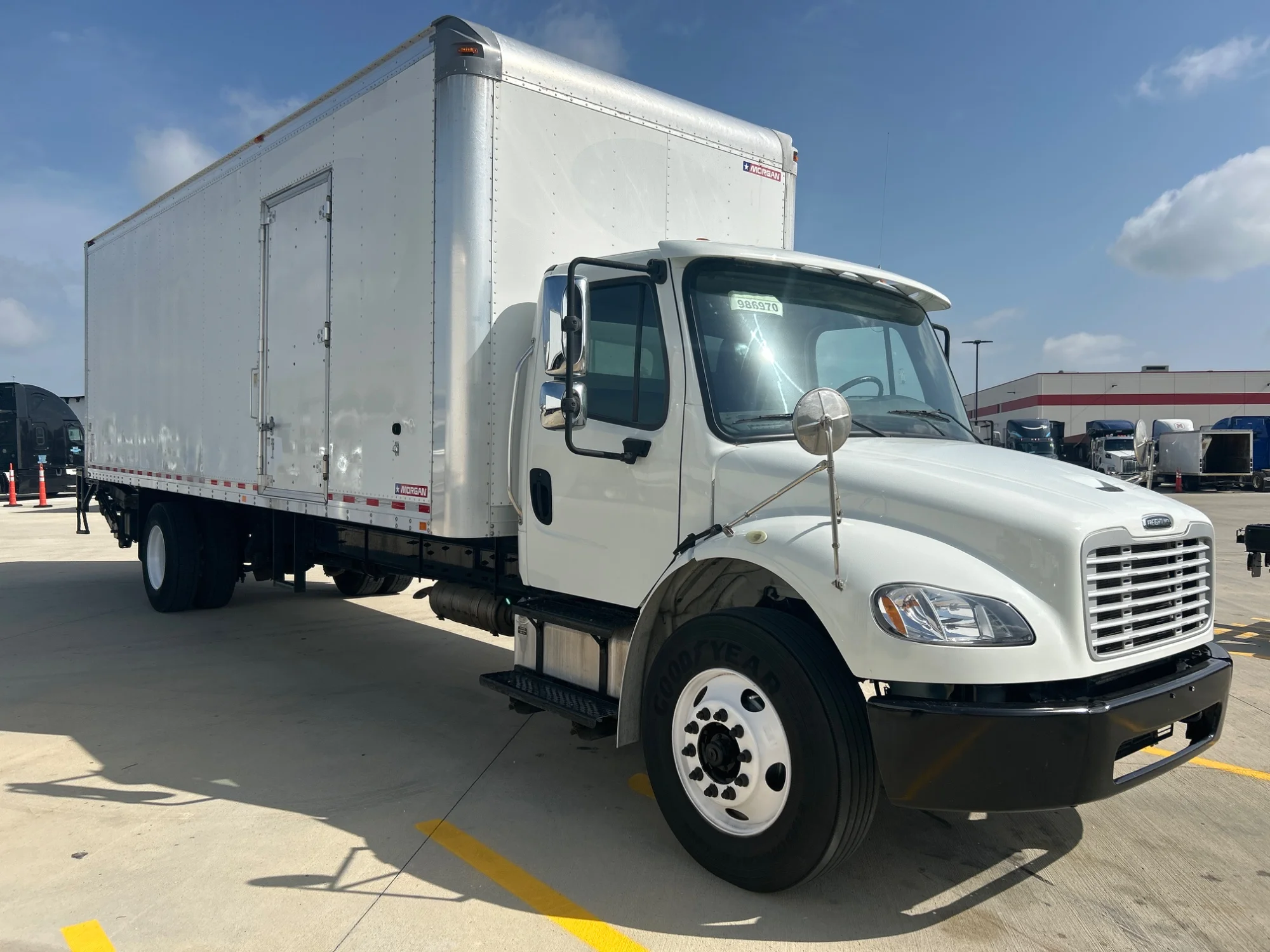 2017 Freightliner M2 106 in Indianapolis, IN — photo 3