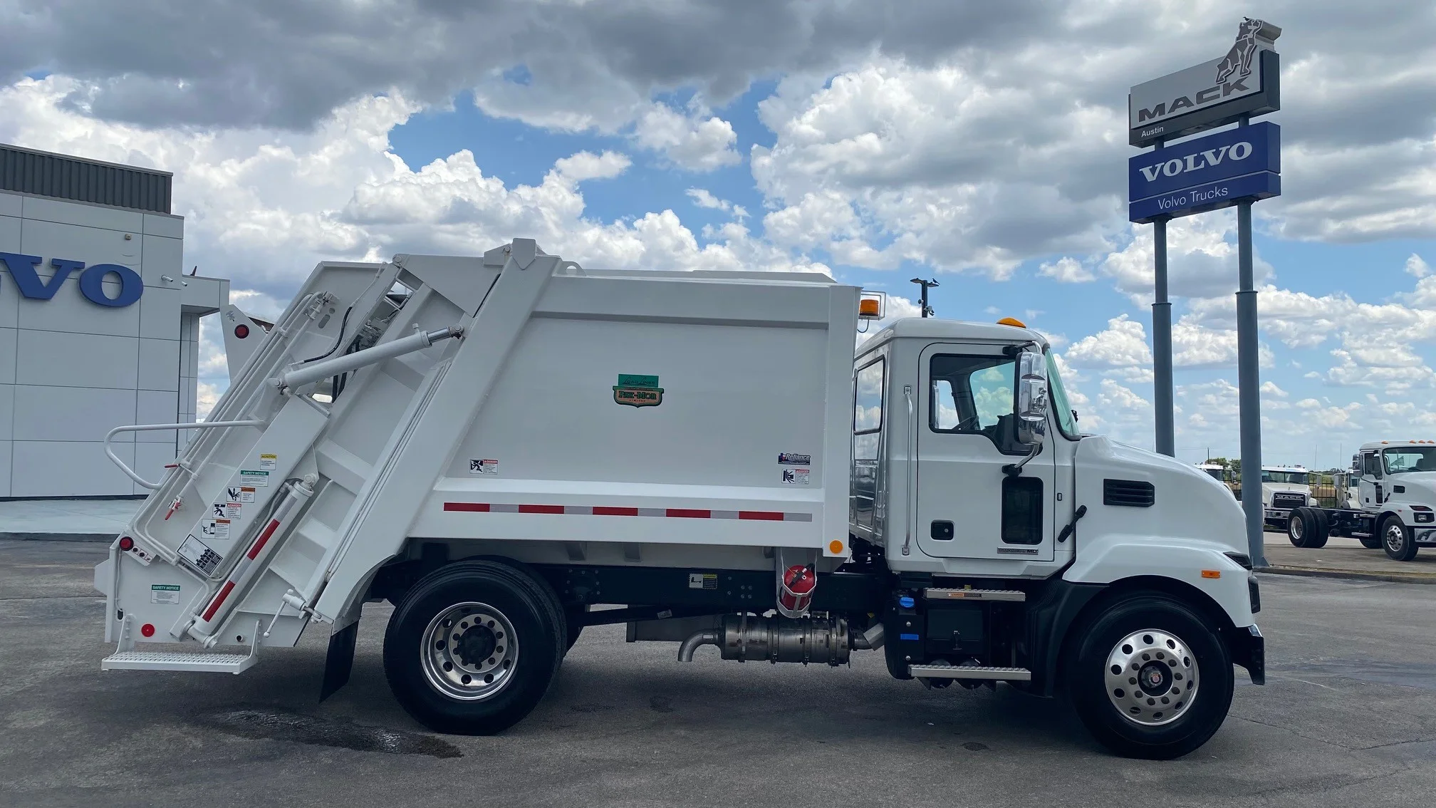 2024 Mack MD in Austin, TX — photo 6