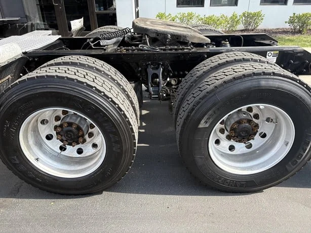 2023 Kenworth T680 in Salt Lake City, UT — photo 7