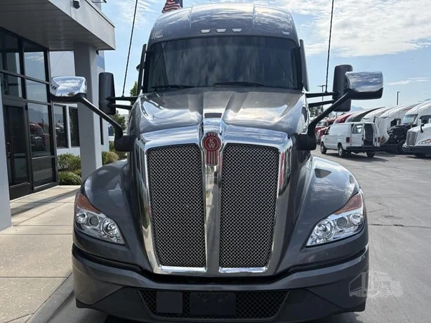 2023 Kenworth T680 in Salt Lake City, UT — photo 3