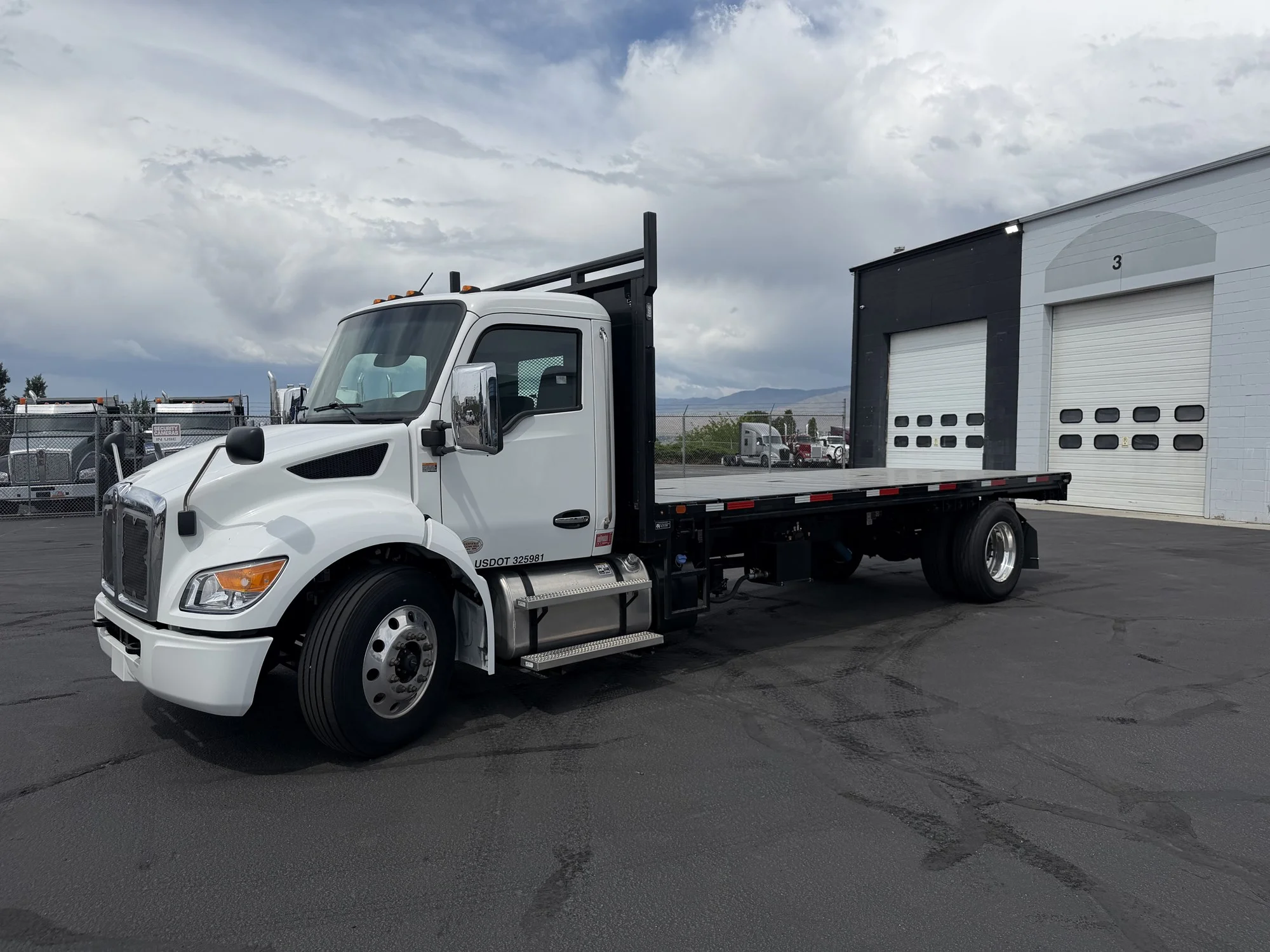 2025 Kenworth T280