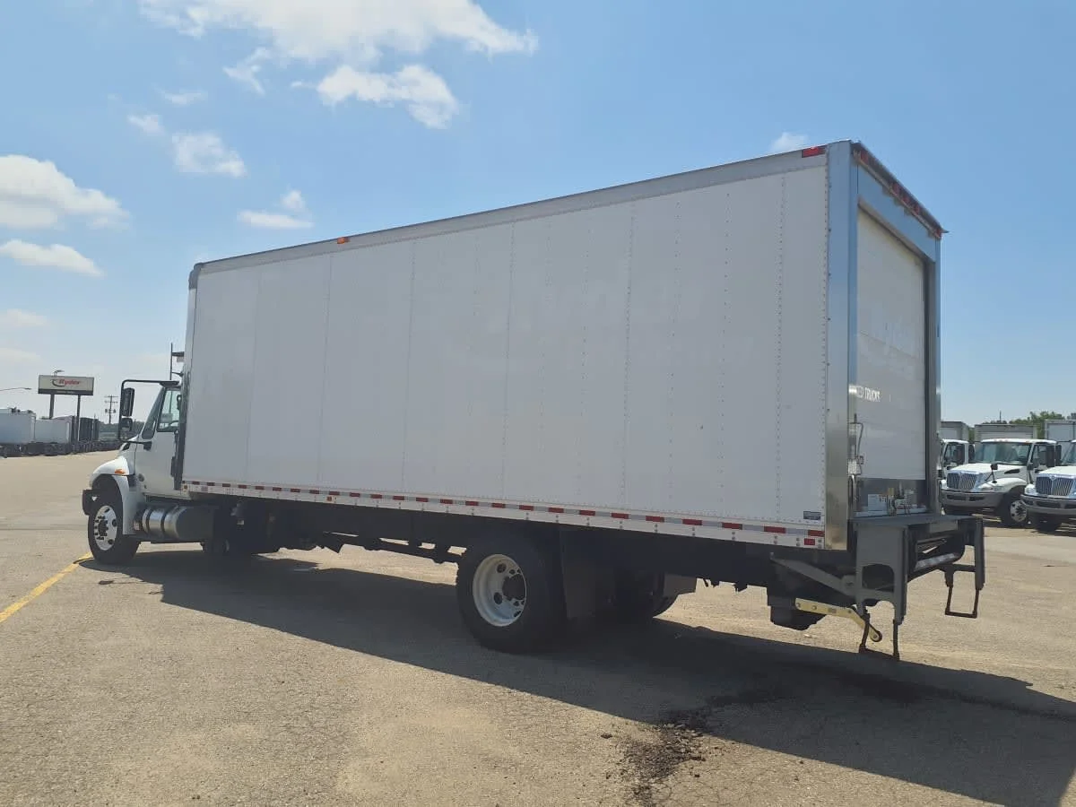 2019 International 4300 in Wayland, MI — photo 6