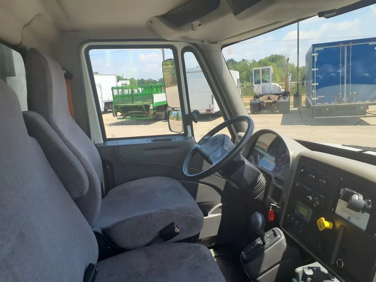 2019 International 4300 in Wayland, MI — photo 8